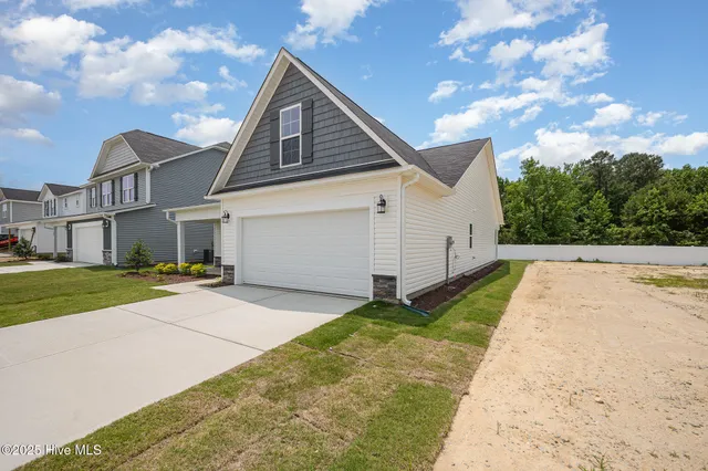 $319,706 | 41 West Emily Gardens Drive, Selma, NC 27576