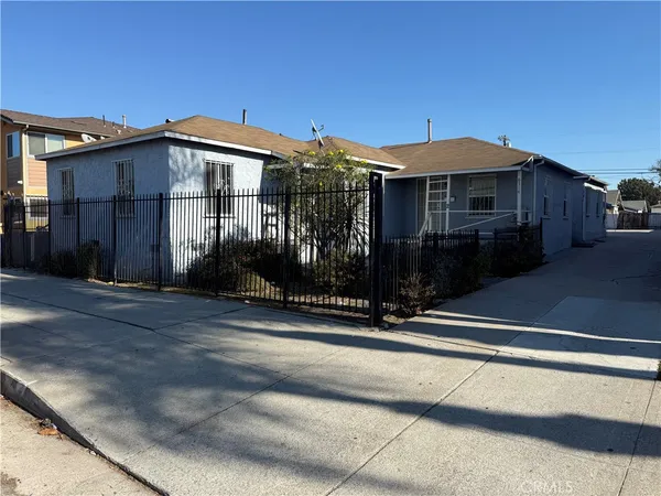 $2,197 | 6714 West Boulevard, Unit 1, Los Angeles, CA 90043