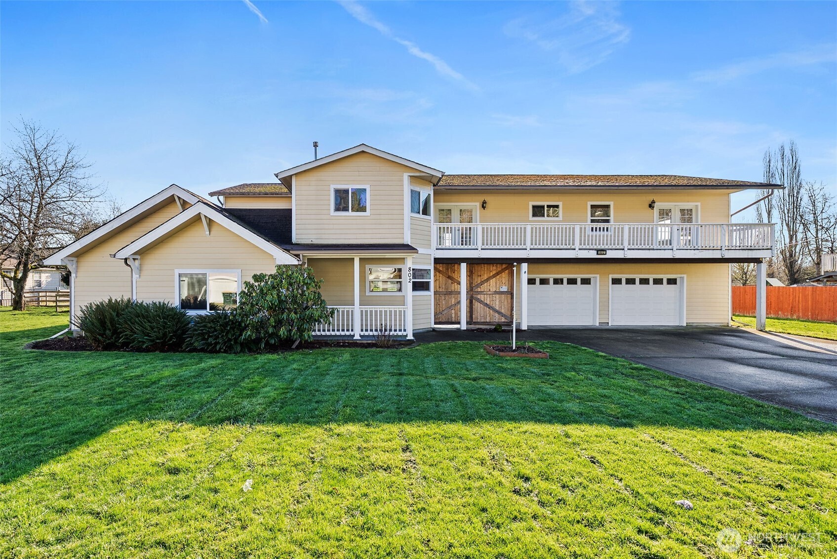 802 State Street Centralia, WA 98531 - Photo 1 of 40 a view of house with garden