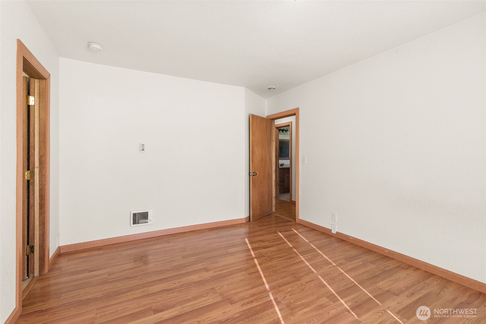 802 State Street Centralia, WA 98531 - Photo 11 of 40 a view of an empty room