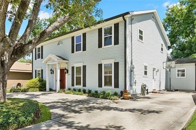 $424,000 | 9429 Roslyn Drive, River Ridge, LA 70123