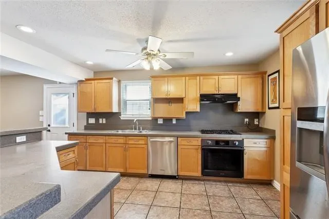 $424,000 | 9429 Roslyn Drive, River Ridge, LA 70123