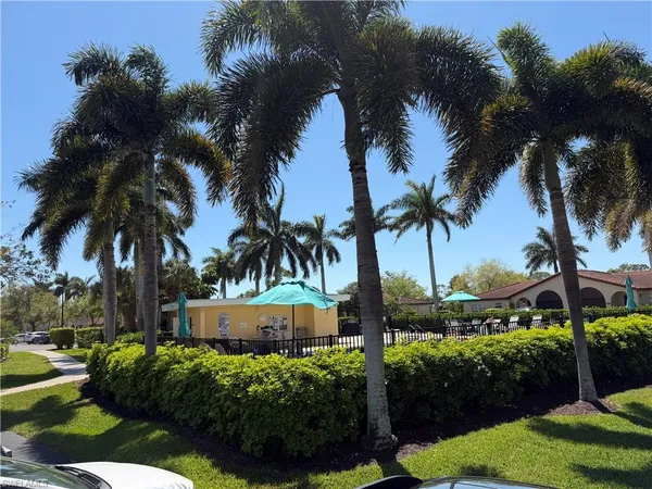 $1,900 | 1085 Forest Lakes Drive, Unit 8106, Naples, FL 34105