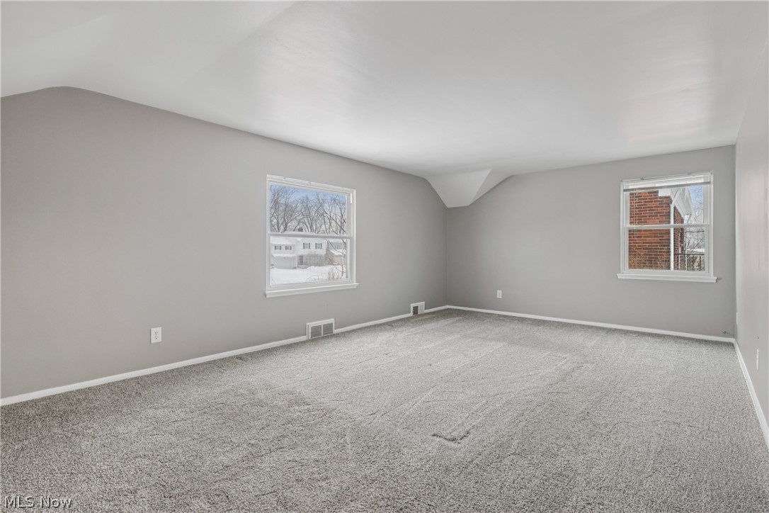 4480 Birchwold Road Cleveland, OH 44121 - Photo 4 of 30