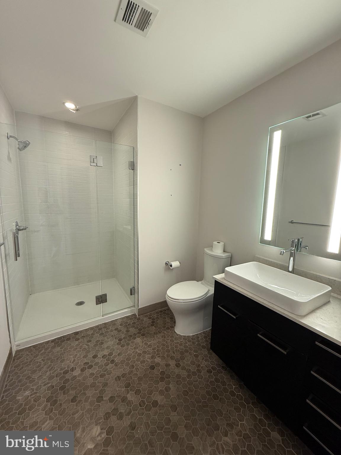 70 N Street Southeast, Unit 616 Washington, DC 20003 - Photo 6 of 8 Nice tiled bath
