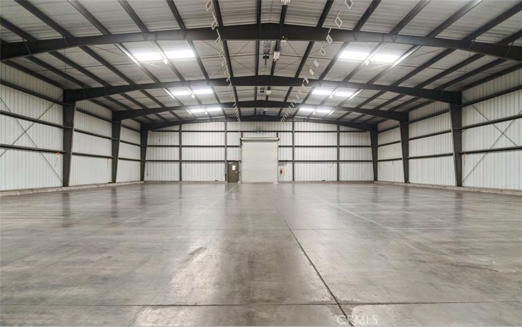 7752 County Road 29 Glenn, CA 95943 - Photo 5 of 12 a view of a garage