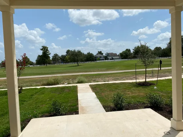 $2,000 | 211 Martha Lane, Kyle, TX 78640