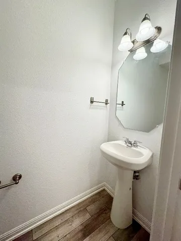 $2,000 | 211 Martha Lane, Kyle, TX 78640