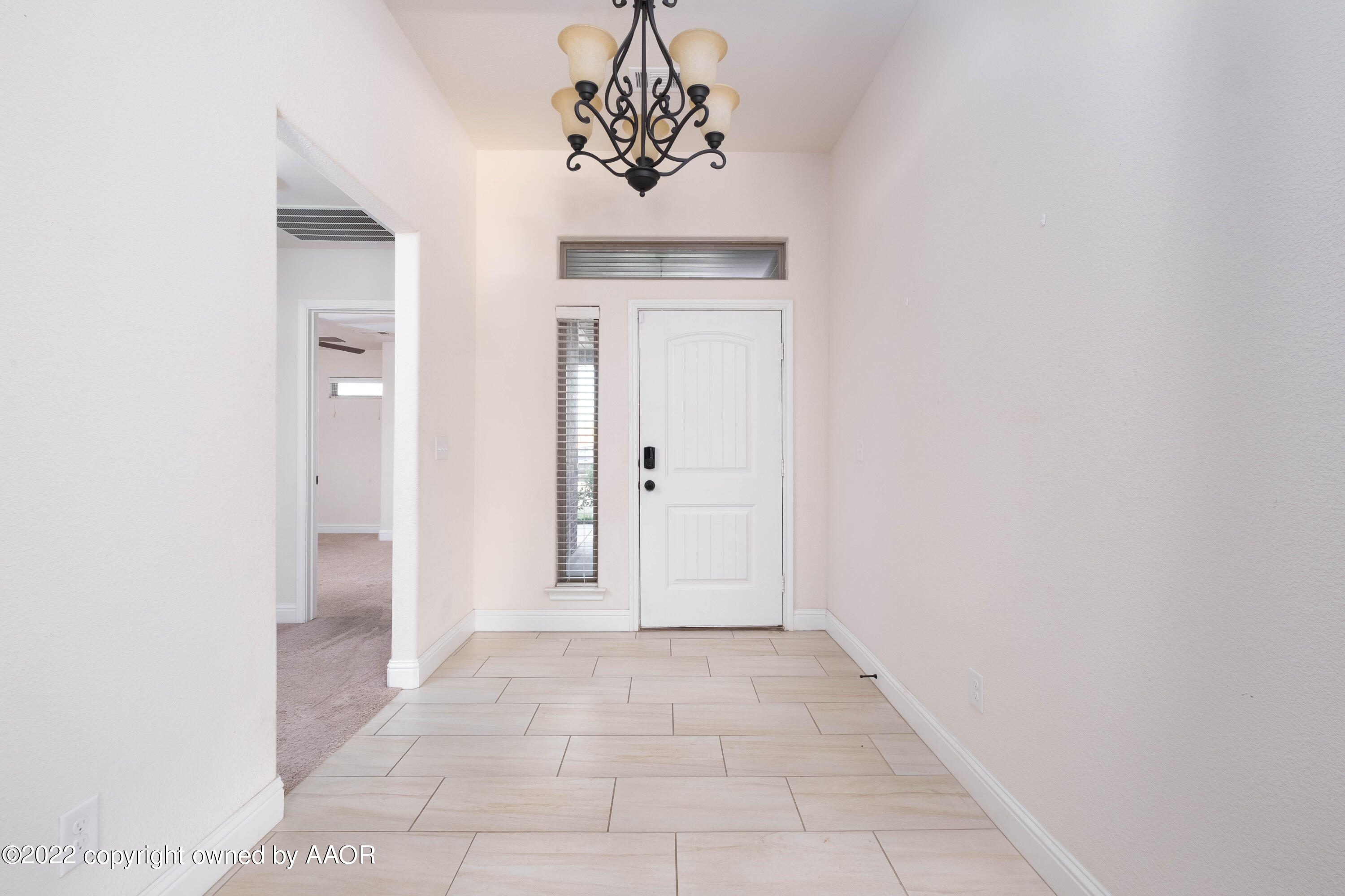 7207 Sinclair Street Amarillo, TX 79119 - Photo 4 of 30 Foyer facing entry