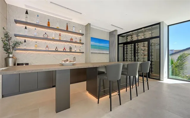 $18,950,000 | 388 South Shore Drive, Sarasota, FL 34234