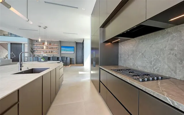 $18,950,000 | 388 South Shore Drive, Sarasota, FL 34234