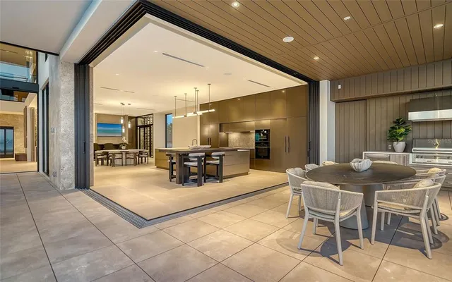 $18,950,000 | 388 South Shore Drive, Sarasota, FL 34234