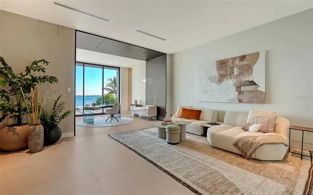 $18,950,000 | 388 South Shore Drive, Sarasota, FL 34234