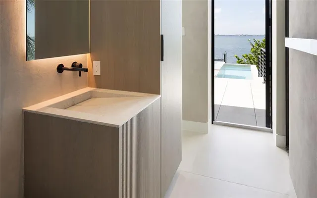 $18,950,000 | 388 South Shore Drive, Sarasota, FL 34234