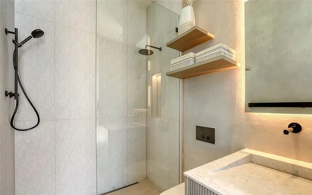 $18,950,000 | 388 South Shore Drive, Sarasota, FL 34234