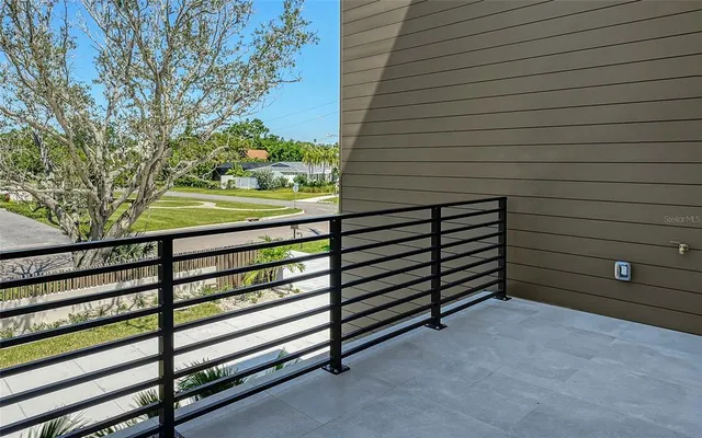 $18,950,000 | 388 South Shore Drive, Sarasota, FL 34234