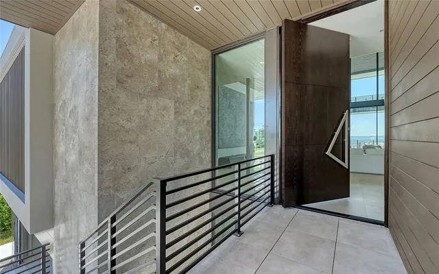 $18,950,000 | 388 South Shore Drive, Sarasota, FL 34234