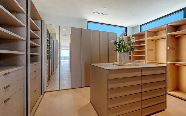 $18,950,000 | 388 South Shore Drive, Sarasota, FL 34234