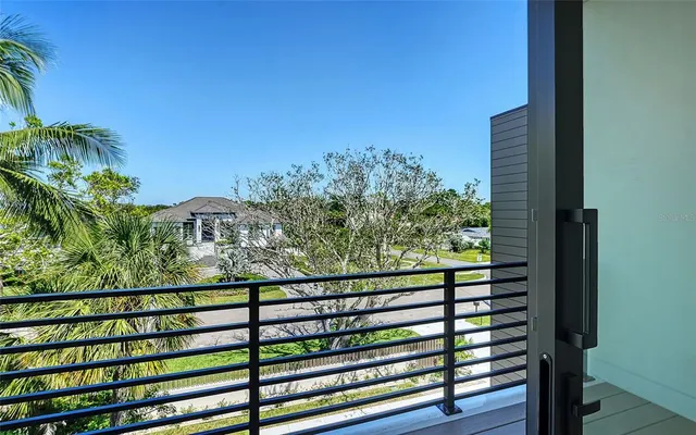 $18,950,000 | 388 South Shore Drive, Sarasota, FL 34234