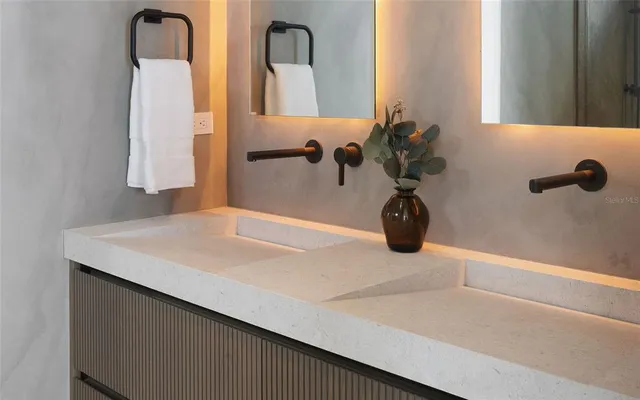 $18,950,000 | 388 South Shore Drive, Sarasota, FL 34234