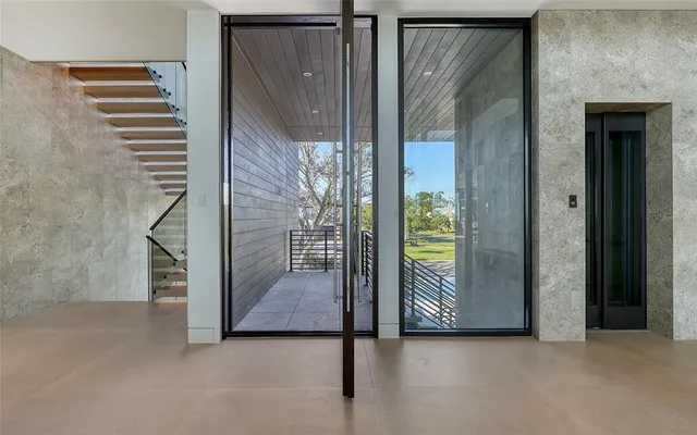 $18,950,000 | 388 South Shore Drive, Sarasota, FL 34234