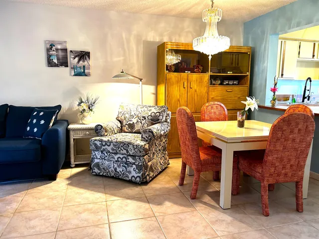 $2,150 | 5200 Privet Place, Unit C, Delray Beach, FL 33484