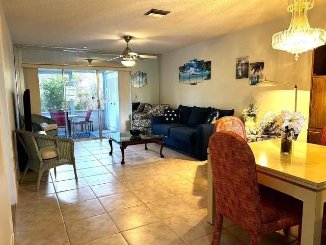 $2,150 | 5200 Privet Place, Unit C, Delray Beach, FL 33484