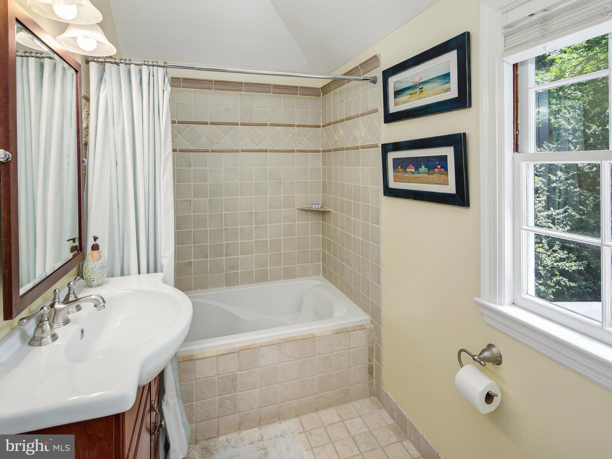 6316 Wiscasset Road Bethesda, MD 20816 - Photo 22 of 30 Bath