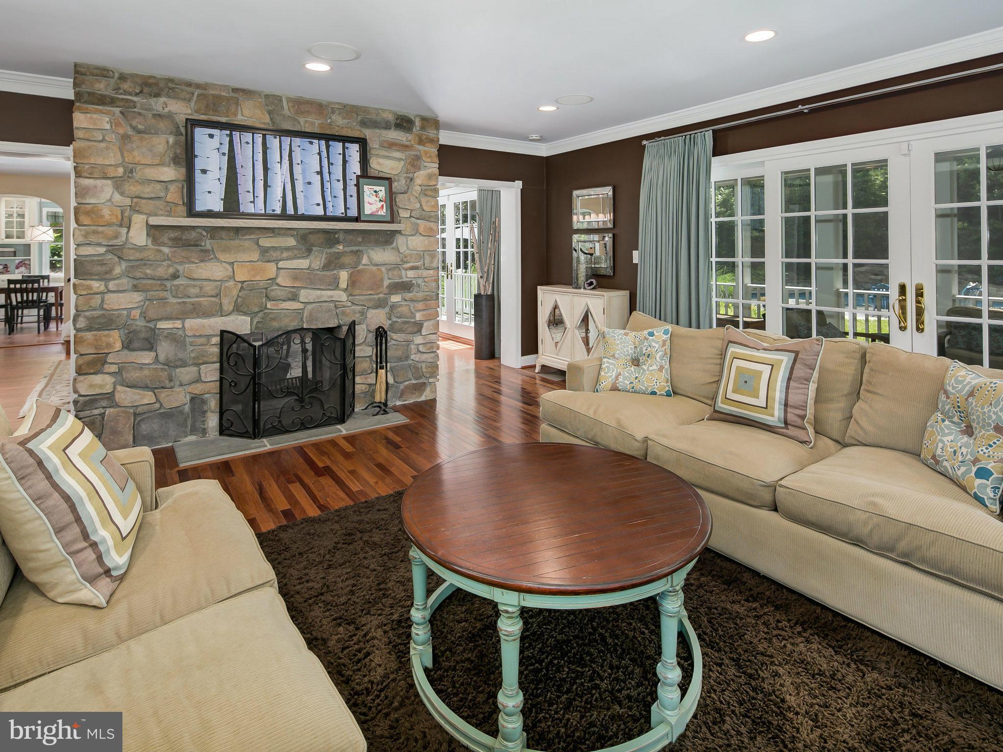 6316 Wiscasset Road Bethesda, MD 20816 - Photo 7 of 30 Living Room