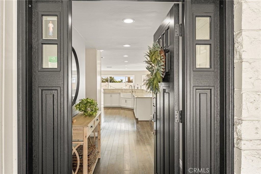 688 Buttonwood Drive Brea, CA 92821 - Photo 5 of 54 a view of entryway with a flower pot and a view of living room