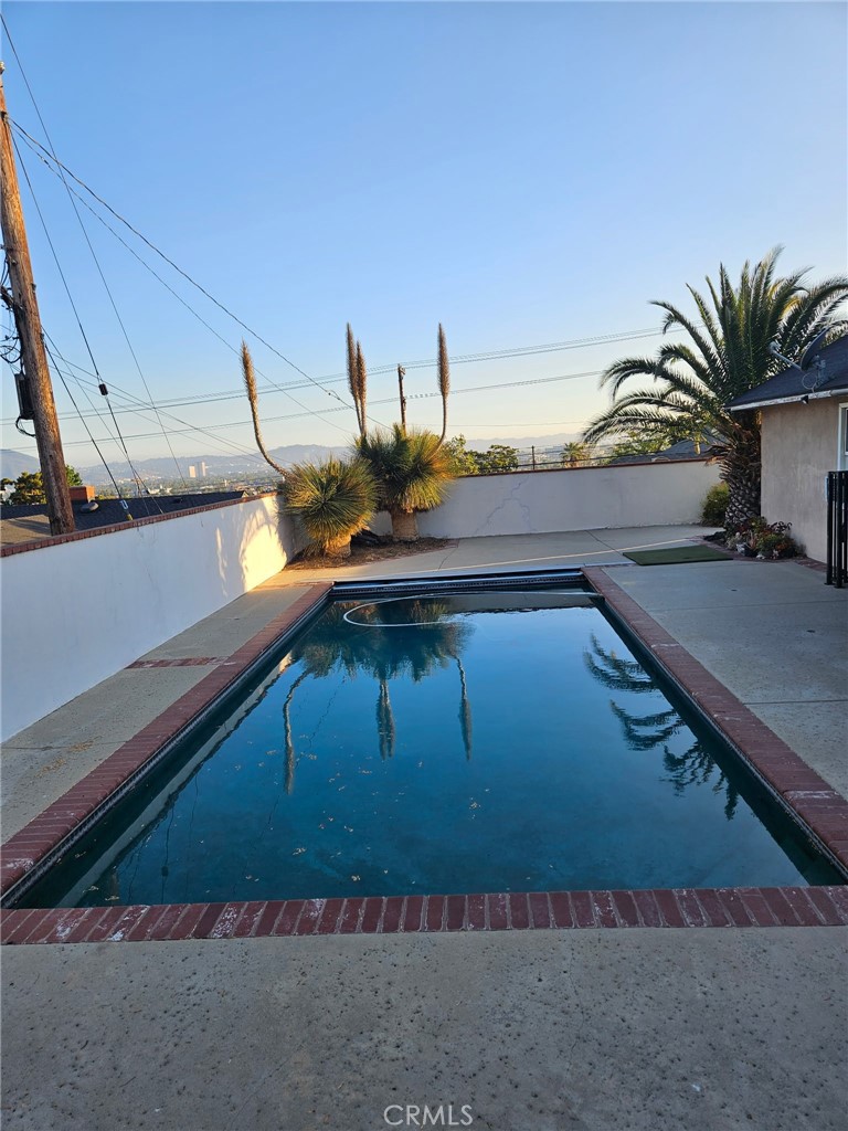 806 Stanford Road Burbank, CA 91504 - Photo 9 of 10