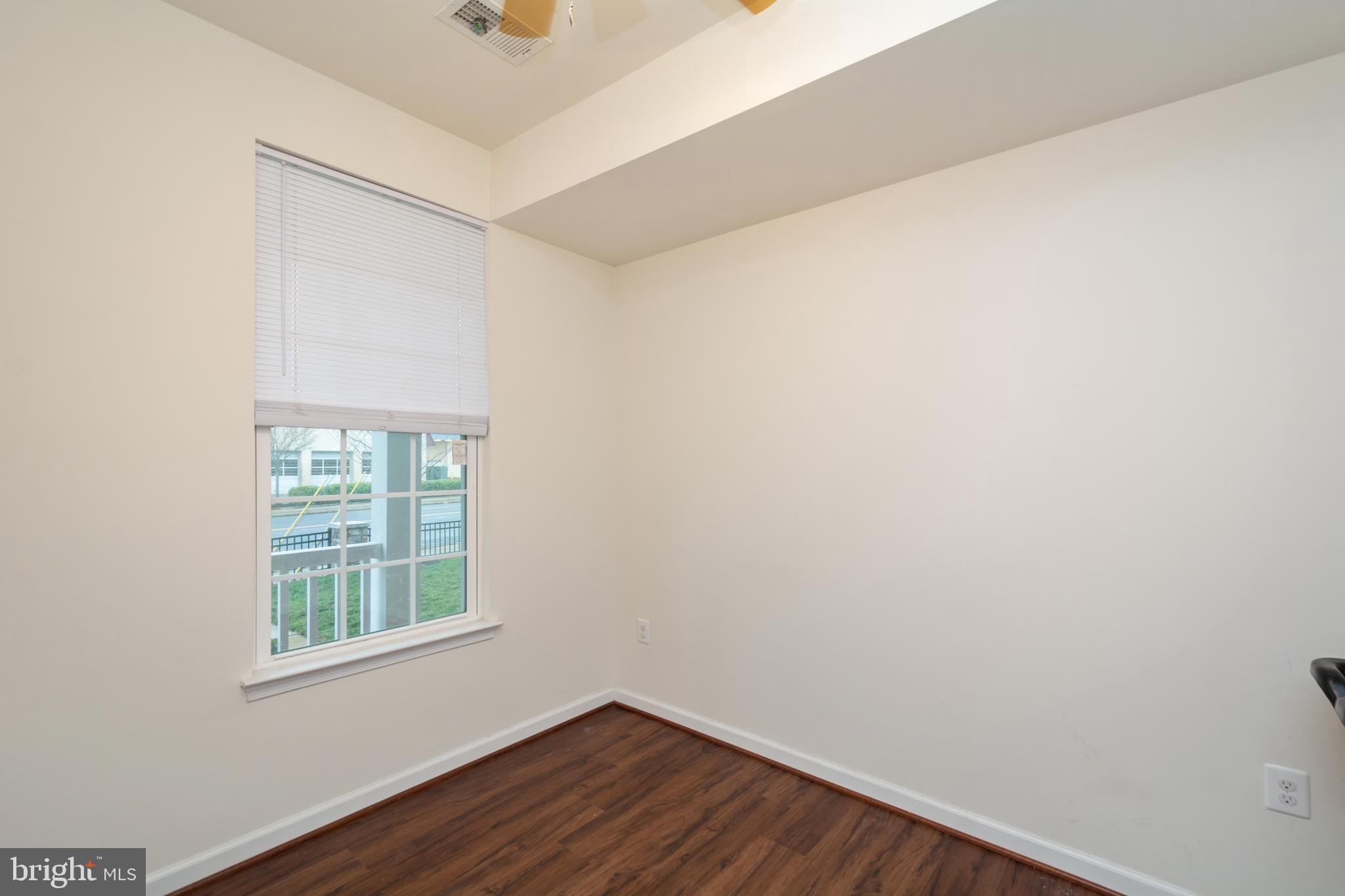 1774 Featherstone Road Woodbridge, VA 22191 - Photo 25 of 36 Gallery Image 25