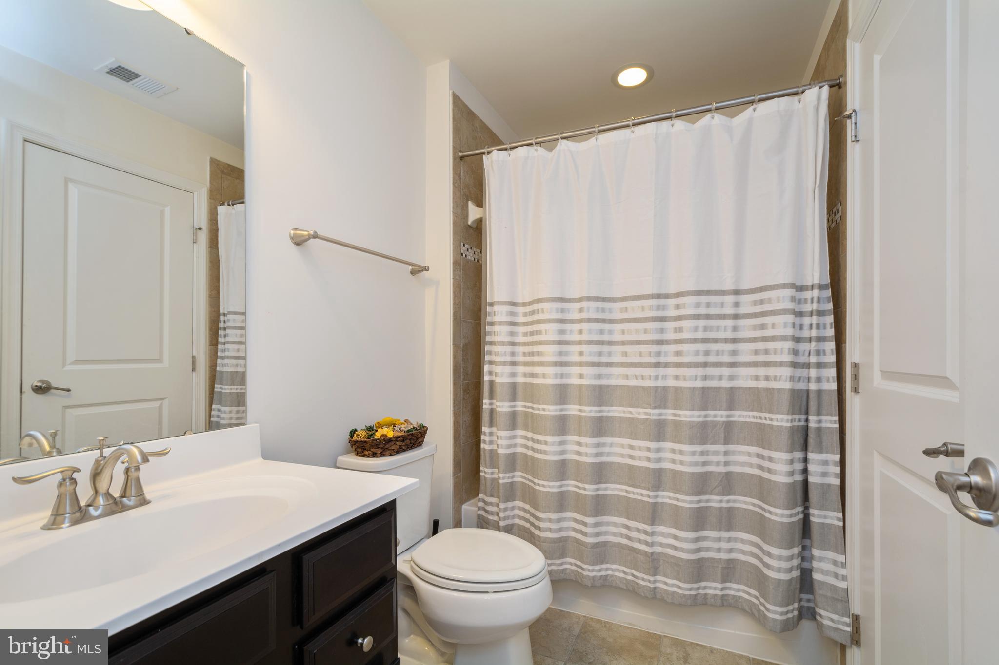 1774 Featherstone Road Woodbridge, VA 22191 - Photo 28 of 36 Gallery Image 28