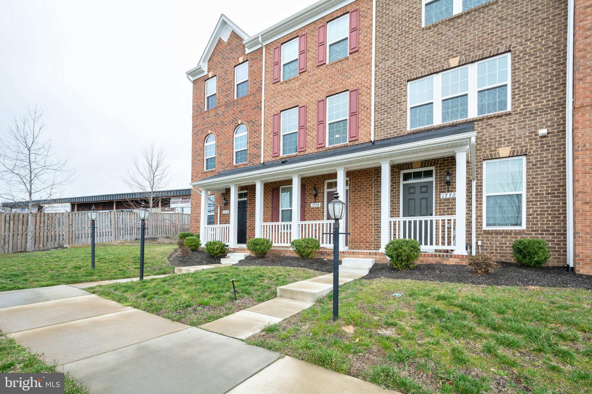 1774 Featherstone Road Woodbridge, VA 22191 - Photo 32 of 36 Gallery Image 32