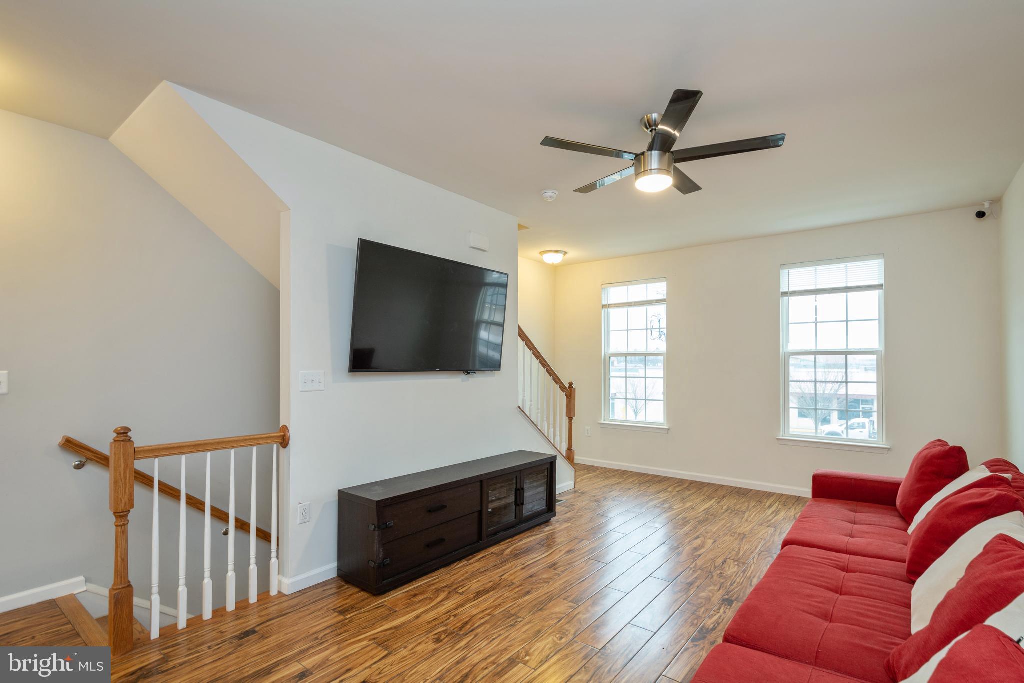 1774 Featherstone Road Woodbridge, VA 22191 - Photo 6 of 36 Gallery Image 6