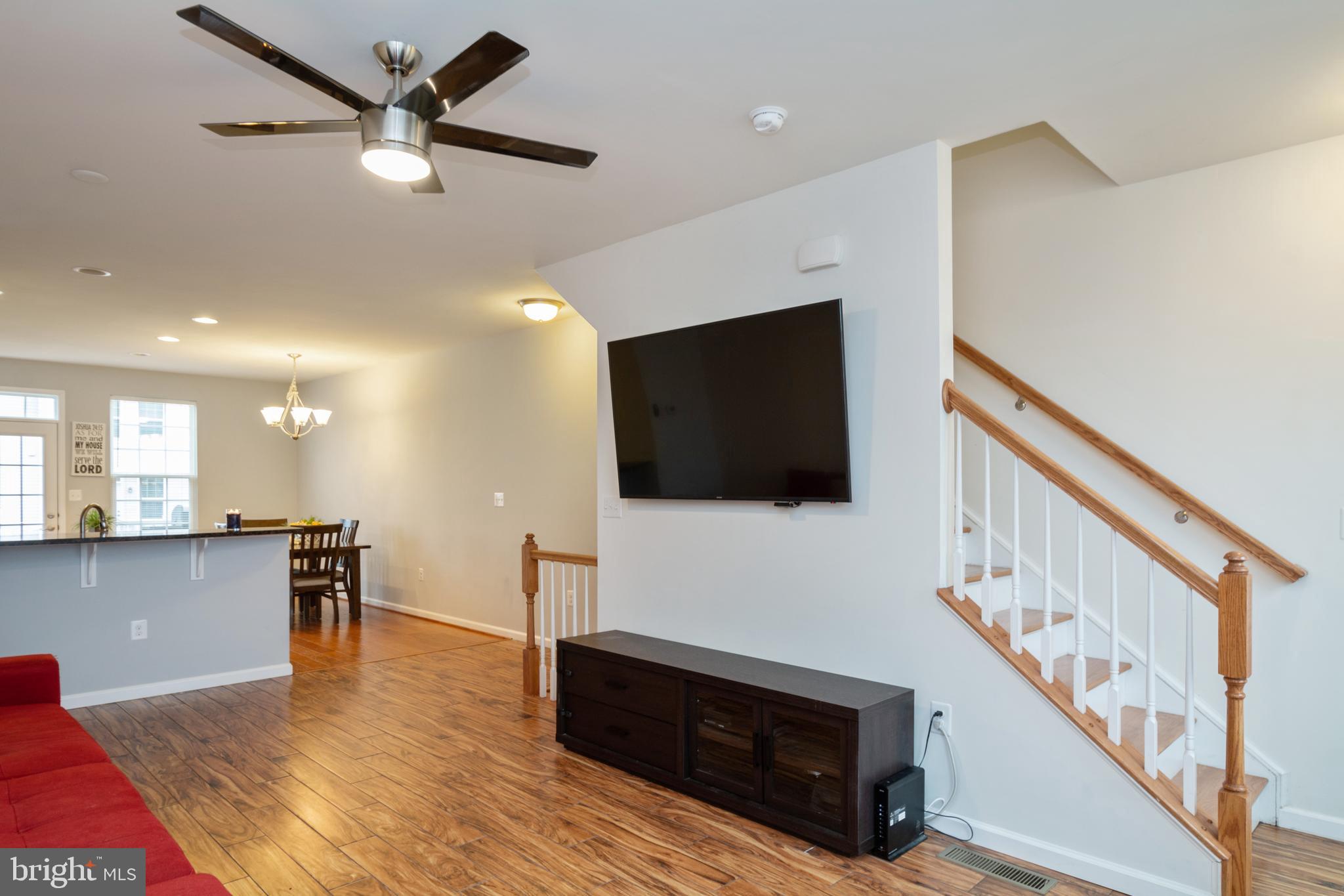 1774 Featherstone Road Woodbridge, VA 22191 - Photo 7 of 36 Gallery Image 7