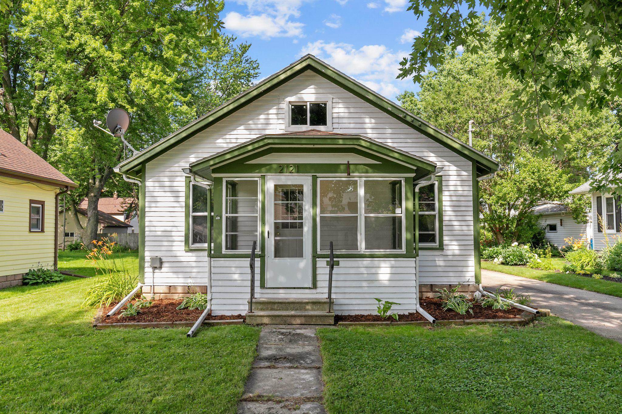 2121 North Oneida Street Appleton, WI 54911 - Photo 1 of 1 Gallery Image 1