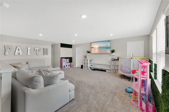 $689,000 | 5433 Log Grv Lane, Orlando, FL 32829