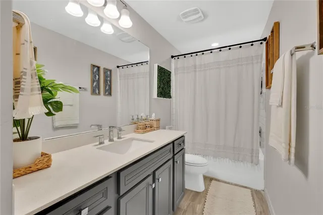 $689,000 | 5433 Log Grv Lane, Orlando, FL 32829