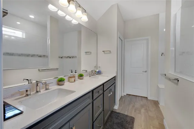 $689,000 | 5433 Log Grv Lane, Orlando, FL 32829