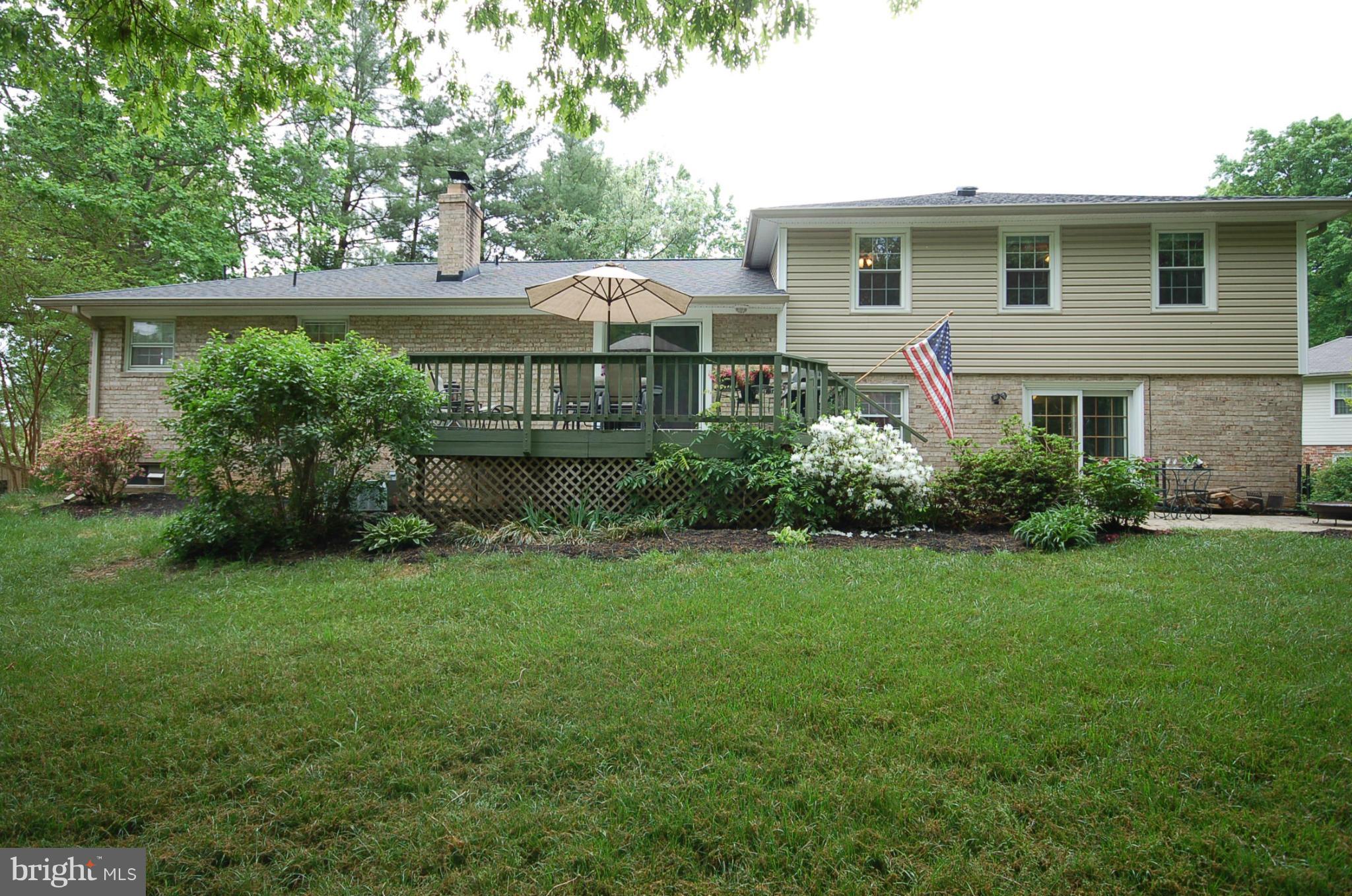 19417 Treadway Road Olney, MD 20833 - Photo 2 of 25 Beautifully landscaped yard