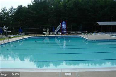 19417 Treadway Road Olney, MD 20833 - Photo 25 of 25 Swimming pool