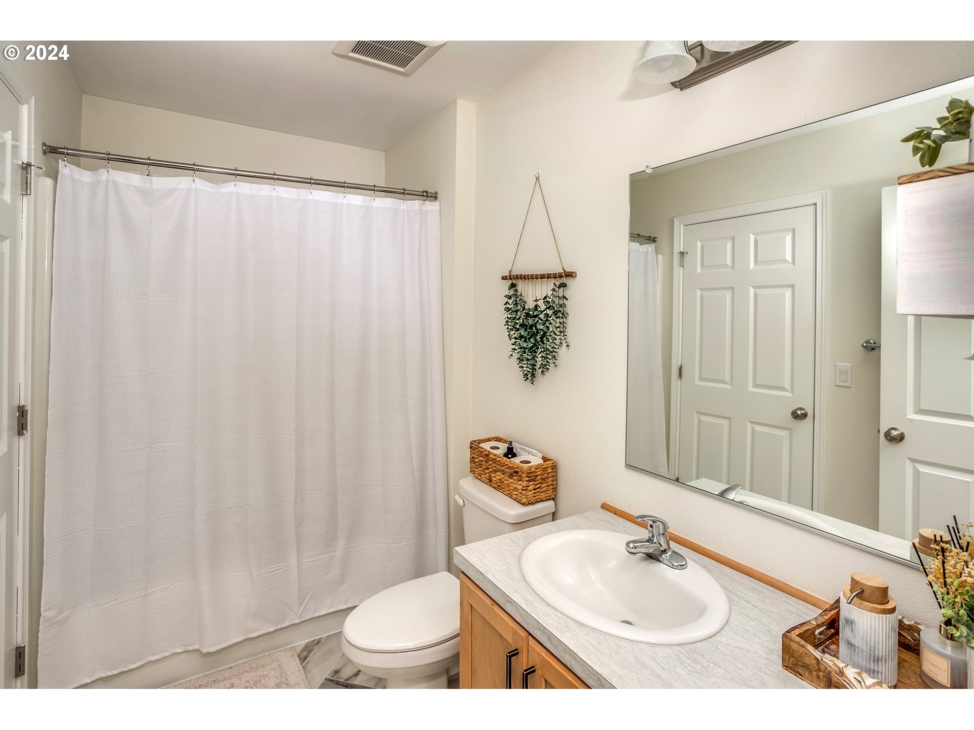 92597 Wireless Road Astoria, OR 97103 - Photo 16 of 35 a bathroom with a sink vanity granite tub and shower