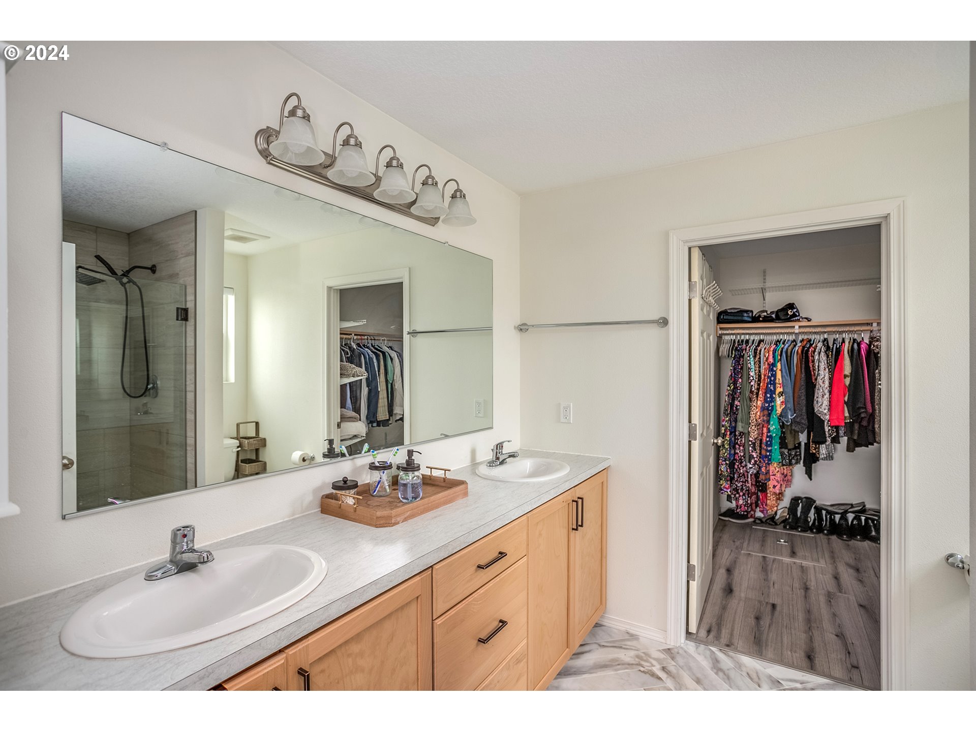 92597 Wireless Road Astoria, OR 97103 - Photo 20 of 35 a bathroom with a sink and a mirror