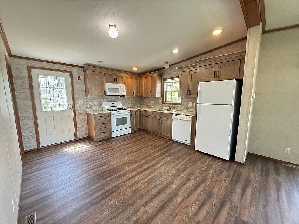 138 Curtis Avenue Rutland, VT 05701 - Photo 8 of 17