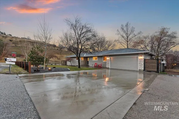 $999,900 | 4801 Hillside Avenue, Boise, ID 83703