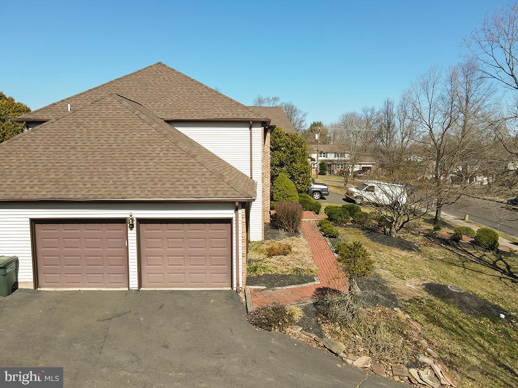 1088 Longfield Road Southampton, PA 18966 - Photo 2 of 52 Gallery Image 2