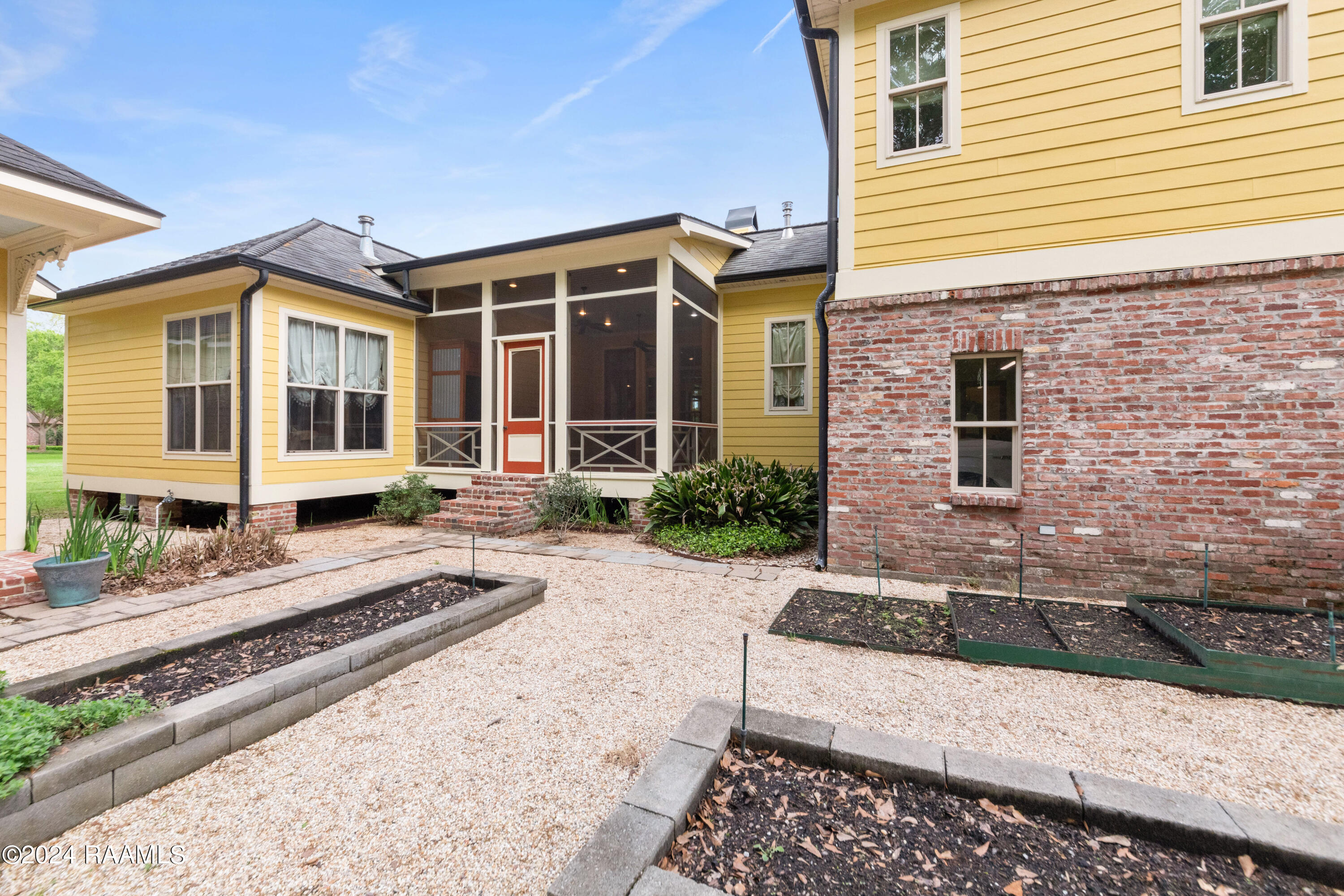 529 Rue La Belle Breaux Bridge, LA 70517 - Photo 13 of 50 529RueLaBelle-14