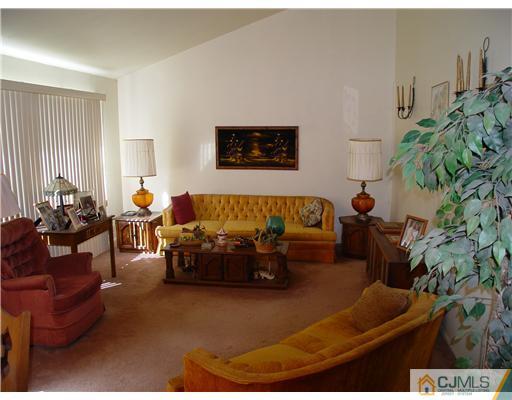 18 Partch Place Edison, NJ 08817 - Photo 13 of 24 Gallery Image 13