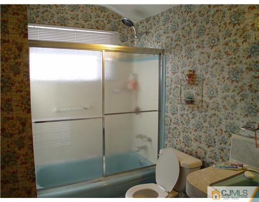18 Partch Place Edison, NJ 08817 - Photo 17 of 24 Gallery Image 17